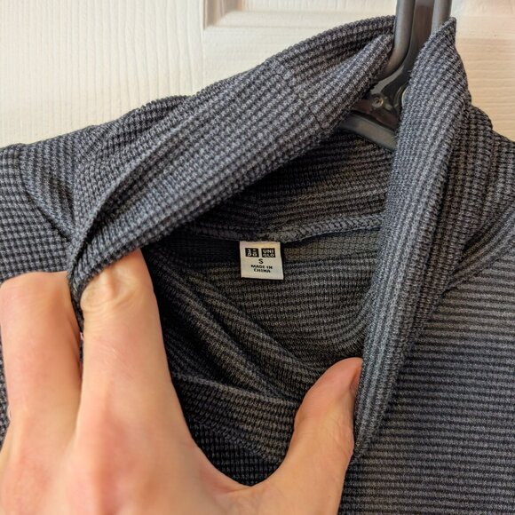 Uniqlo Heattech Extra Warm Turtlenecks 3x - Picture 6 of 10